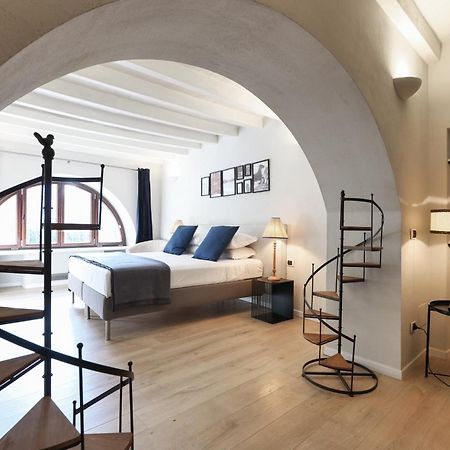 Elegant Rosales Apt. Милано Екстериор снимка
