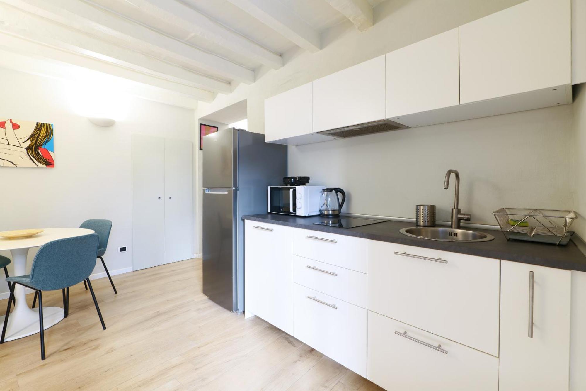Elegant Rosales Apt. Милано Екстериор снимка