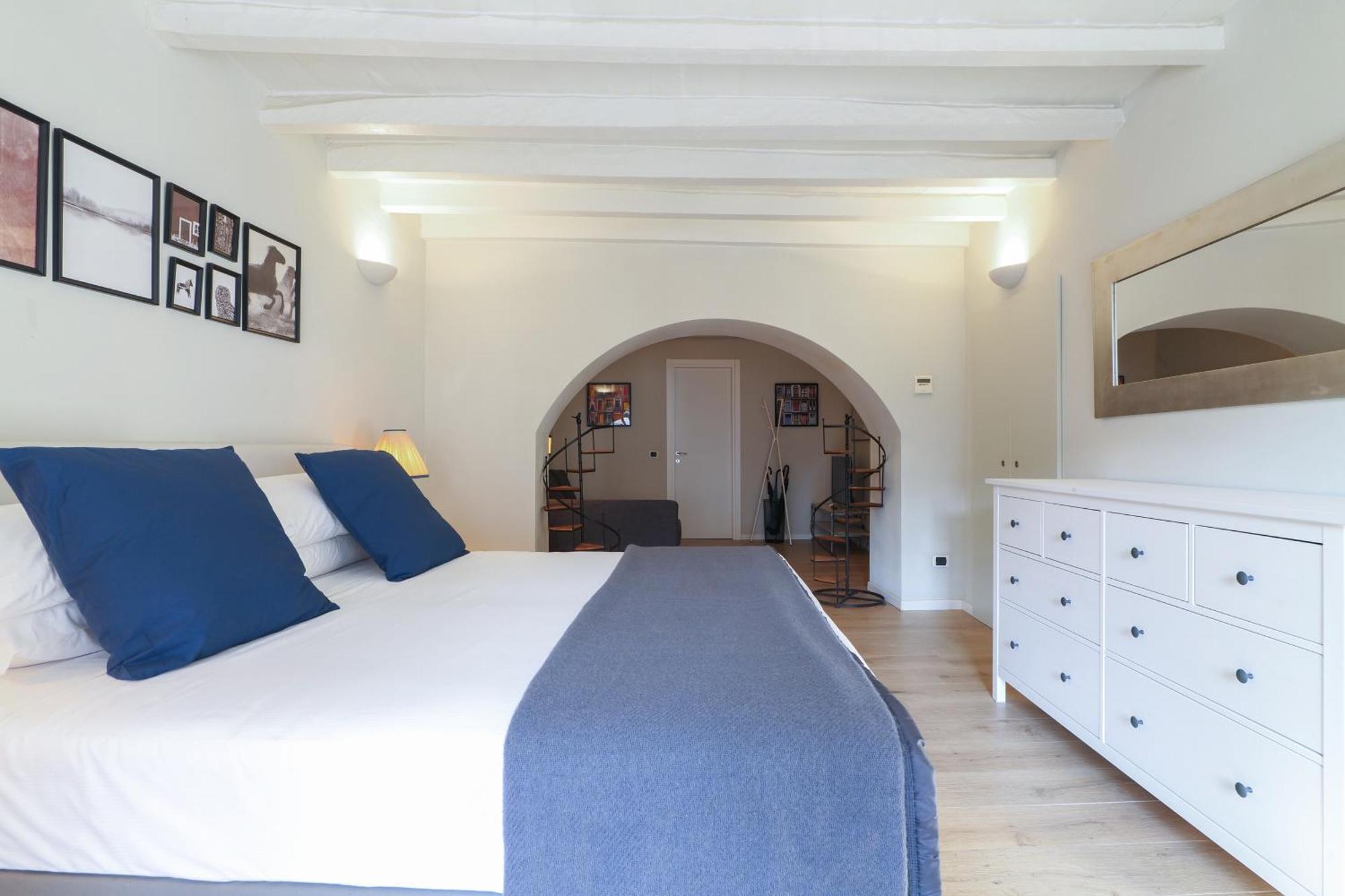 Elegant Rosales Apt. Милано Екстериор снимка